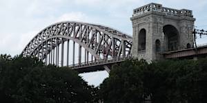 Familiar? The Hell Gate Bridge.
