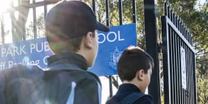 NSW government cracks down on schools in the fight against COVID-19