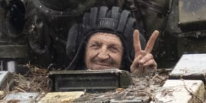 A victory sign and a thumbs-up from Ukrainian personnel,but the country’s will to fight is not matched by its supply of weapons and ammunition.