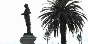 The Captain Cook statue in St Kilda's Catani Gardens is a replica of John Tweed's statue at West Whitby,Yorkshire.