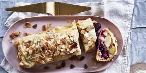  Apple,Blackberry and Bayleaf Strudel