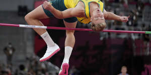 Moloney aggravated a knee injury during the high jump,prompting him to end that leg of the decathlon early.