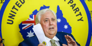 Clive Palmer strikes deal with Coalition to gain the edge over One Nation