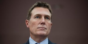 Christian Porter urged to'lead from the front'after criticism of anti-corruption push