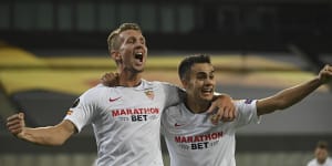 De Jong sends Sevilla past Man United into Europa League final