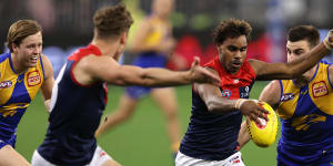 Betts pleads for action as AFL probes racist abuse of Kysaiah Pickett after Perth game