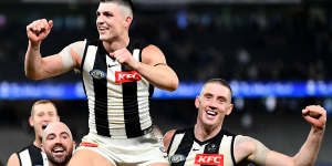 Brayden Maynard chaired off in his 200th game after Collingwood coach Craig McRae implored his teammates at the final break to lift in honour of the defender. 