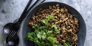 Mince with oyster sauce. Just add greens and steamed rice.