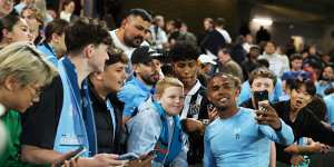 As it happened:Douglas Costa stars on debut as Sydney FC wins 5-0 in AFC Champions League 2 opener