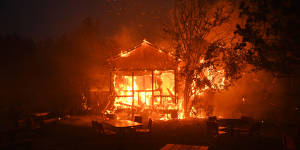 A property is ablaze and abandoned in Bilpin.
