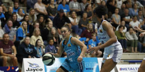 Southside Flyers find their spark against Adelaide Lightning