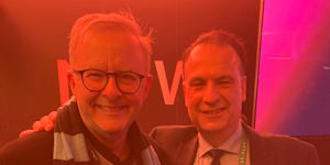Anthony Albanese and Peter V’landys at origin
