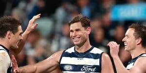 As it happened AFL 2023 round 18:Hawkins kicks five goals as Cats thrash Bombers;Blues stun Power but lose McKay to knee injury