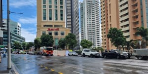 Man dies,intersection closed after Brisbane CBD crash