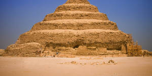 Conservationists flabbergasted by new road over Egypt pyramids plateau