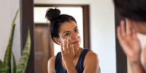 The beauty items you can leave at home when you travel,and those you can’t