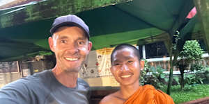 The author,Rob McFarland,with Mop,a Buddhist monk living in Wat Chedi Luang temple in Chiang Mai,Thailand.