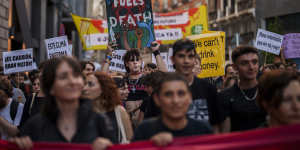 Tens of thousands of climate activists marched in Madrid and around the world at the weekend to call for an end to the burning of planet-warming fossil fuels as the globe suffers dramatic weather extremes and record-breaking heat. 