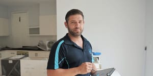 Builder Chris Triantis,founder of CBT Developments,said fixed-priced contracts were giving customers more confidence.