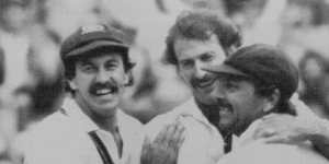 Dennis Lillee being congratulated by his teammates after becoming the highest wicket taker in Test history. December 27,1981. 
