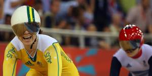 Anna Meares beats Victoria Pendleton to win gold at the 2012 Olympics.