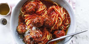 Mixed meatball spaghetti.