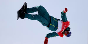Scotty James claimed silver in the snowboard halfpipe final.
