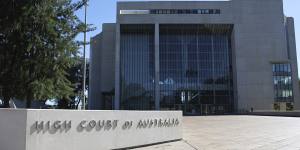 The Victorian government faces a High Court challenge to its fundraising laws despite a last-minute bid to amend the laws.