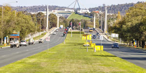 The National Capital Authority plans to widen the Commonwealth Avenue Bridge.