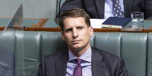 Opposition defence spokesman Andrew Hastie said the changes would damage army morale. 