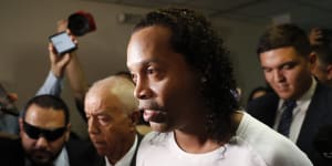 Ronaldinho to remain behind bars in Paraguay over fake passport claim