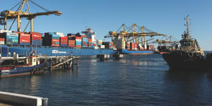 Port Botany handles more than 6000 containers on average every day. 