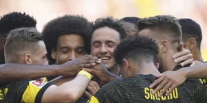 Leaders Dortmund charge on in the Bundesliga