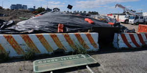 Calls for contaminated West Gate Tunnel soil to be treated rather than dumped in landfill