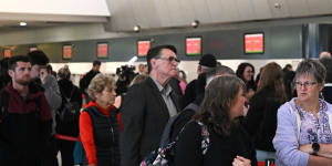 Melbourne Airport security breach delays Qantas passengers