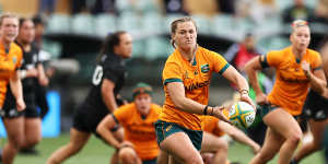 Arabella McKenzie playing for the Wallaroos.