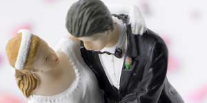 Wedding cake topper,bride and groom,marriage,wedding,generic thinkstock image 85926339.jpg