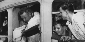 Passengers cram into the last tram to La Perouse on February 25,1961.