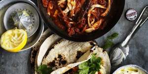 Sexy Mexy:Chicken tinga with tortillas.