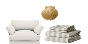 “Otter Loveseat” sofa;“Shell” door knocker;sheet set. 