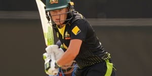 Lanning goes in to bat for'high risk'Healy after modest lead-up to World Cup