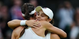 ‘A normal person doing extraordinary things’:Molik weighs in on Barty’s success