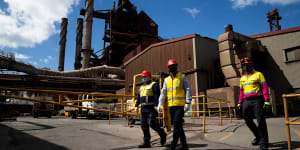 Glimpses of a low carbon future amid Port Kembla’s coal and steel