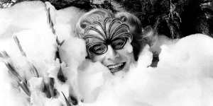 According to his epitaph,Dame Edna had become a repulsive hag which filled his dwindling audiences with awe and revulsion rather than mirth.