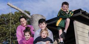 Steph Cochrane with her kids Florence,4,Toby,9,Demi,2 and Zach,7. She said parents never regretted sending their kids to school later.
