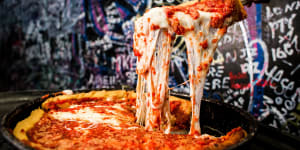 Deep-dish pizza in Chicago,USA:The pizza you must try before you die