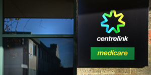 Centrelink contractors'mistakes are creating customer risks:union