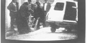 Police at the scene of Warren Lanfranchi’s fatal shooting in Dangar Place,Chippendale,in June 1981.