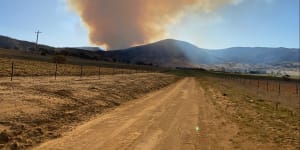 As it happened:NSW RFS issue emergency warnings for Coolagolite after city swelters through scorching temperatures