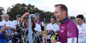 Tony Abbott recruited to help stop Sydney Harbour Bridge cycleway